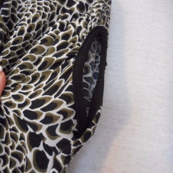 Tailor by B. Moss Size S Snake Print Blouse top - Picture 6 of 8